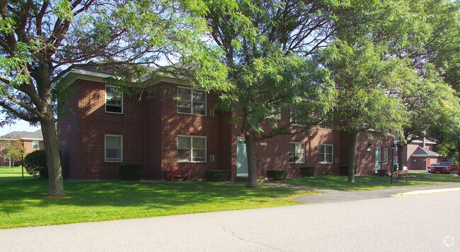 Building Photo - 100 N Carl Annon Ct