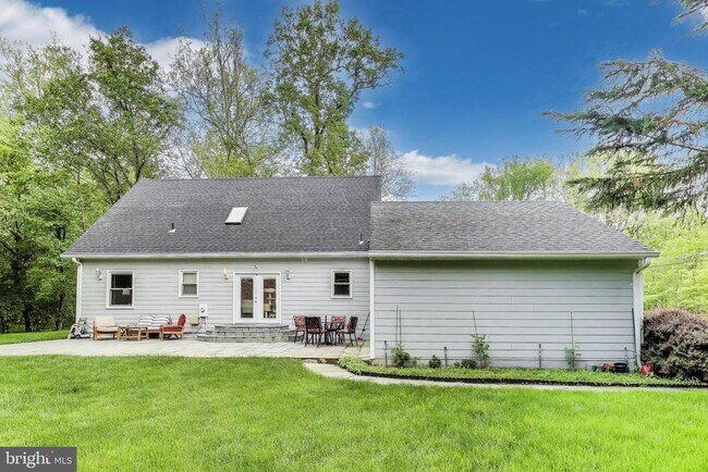 Building Photo - 7726 Seven Locks Rd