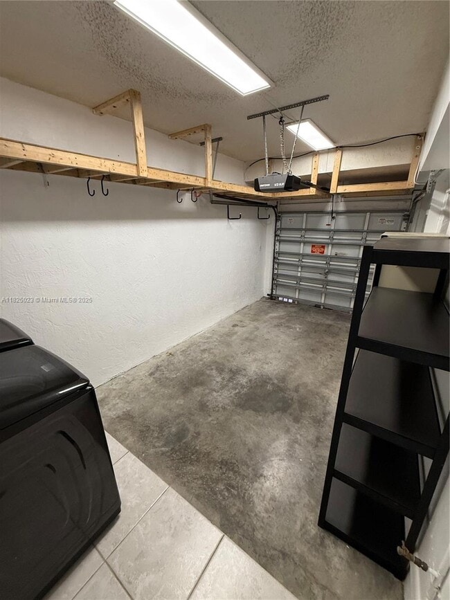 Building Photo - 8660 SW 161st Ave