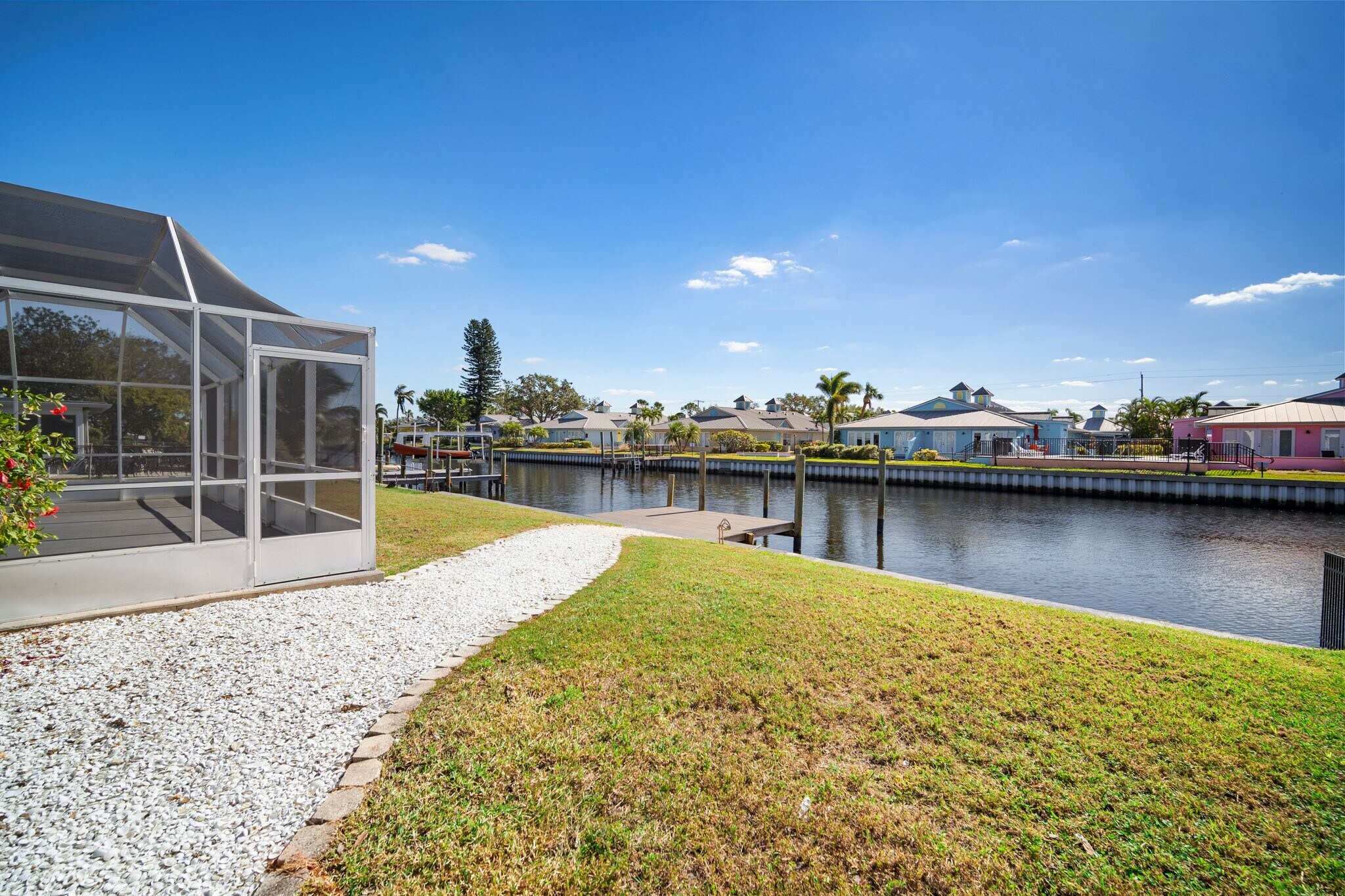 Building Photo - 910 Spindle Palm Way