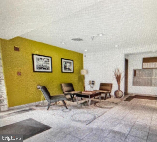 Building Photo - 123 W Barre St