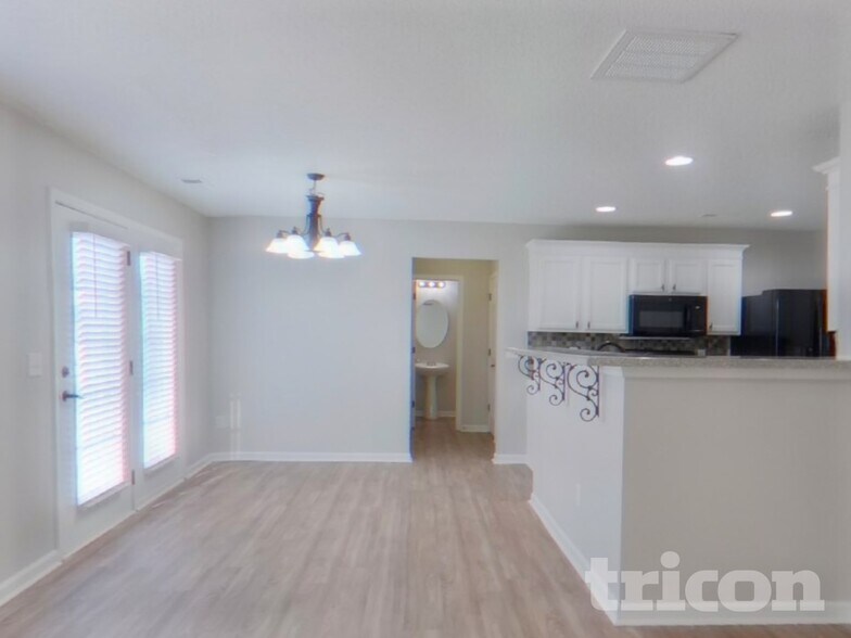 Building Photo - 3010 Thistlewood Cir