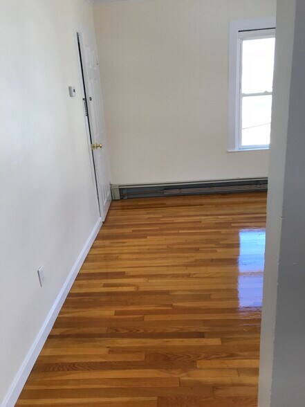 Building Photo - 8 Myrtle St