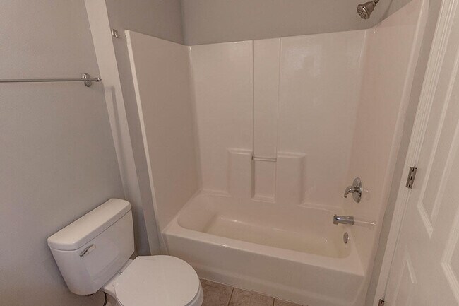 Building Photo - 1945 Center St