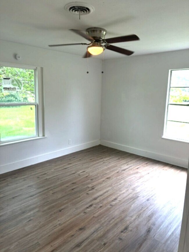 Building Photo - 2980 US-69