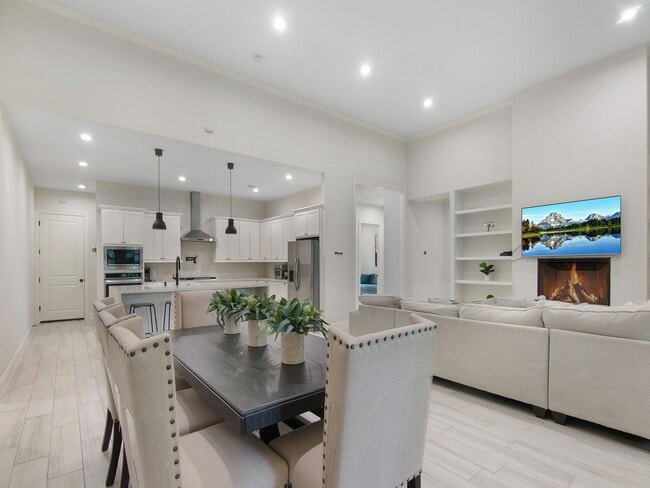 Building Photo - 12118 S Tara Plantation Dr