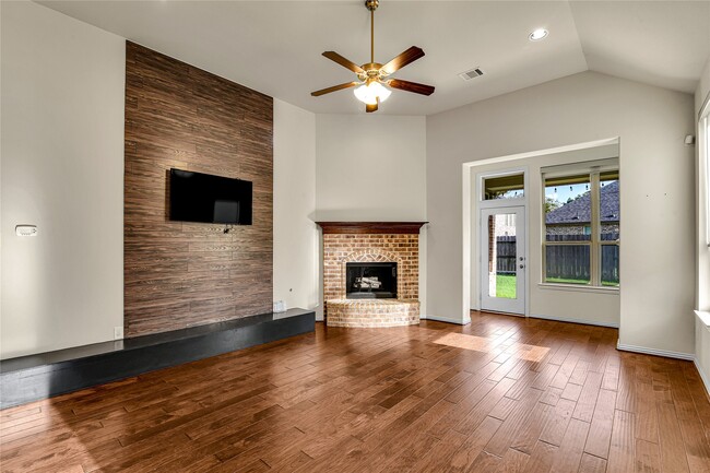 Building Photo - 8163 Little Scarlet St