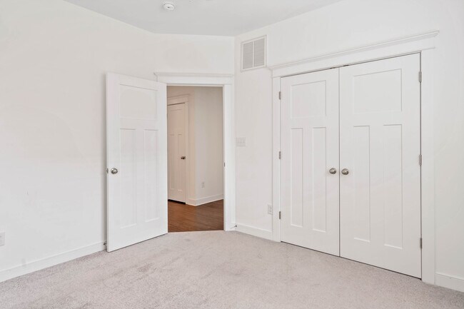 Building Photo - 22395 Arbor Cir