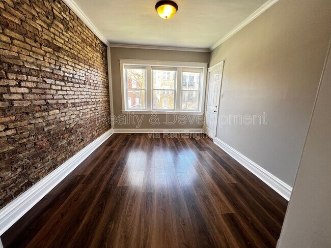 Building Photo - 1439 N Artesian Ave
