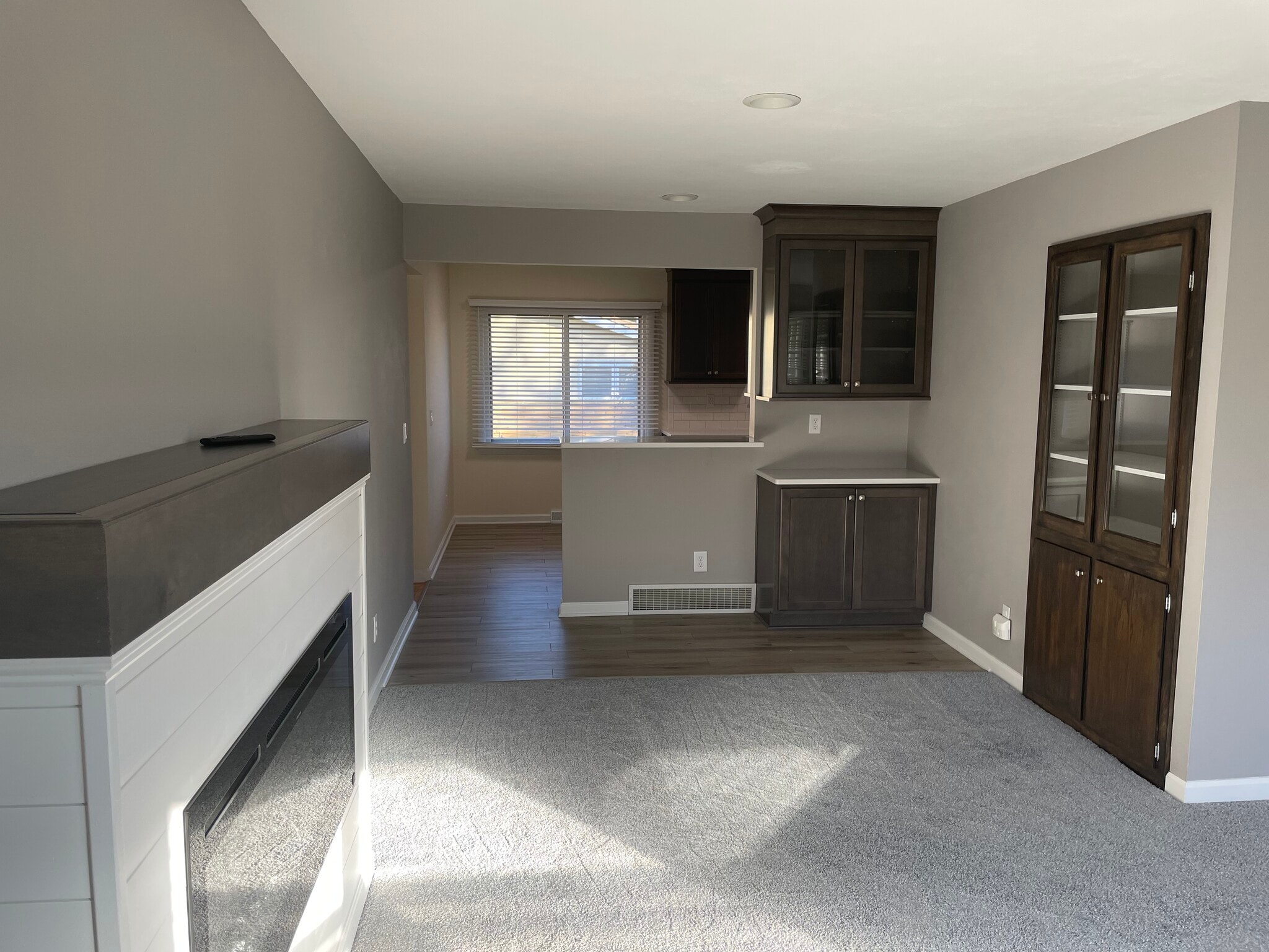from living room to kitchen - 630 Wilson Dr