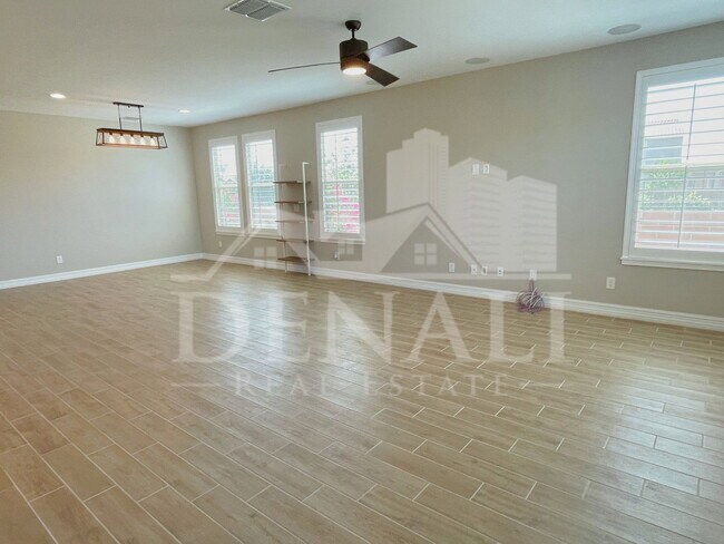 Building Photo - 13648 N 144th Dr