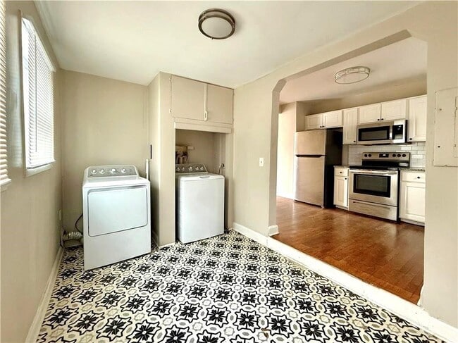 Building Photo - 1449 Lynford Dr SW