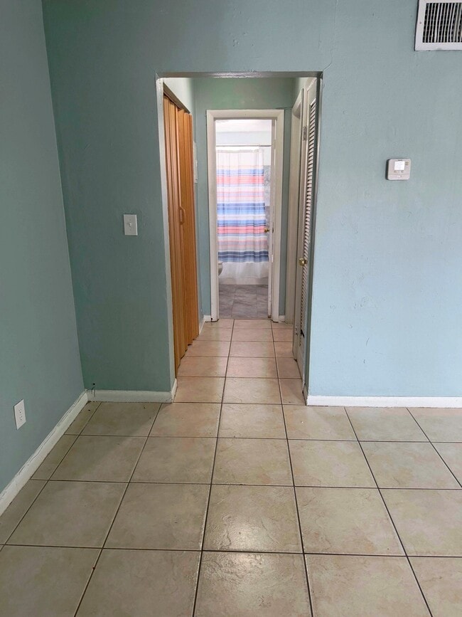 Building Photo - 3701 SW 59th Terrace