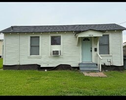 Building Photo - 1814 Bilbo St