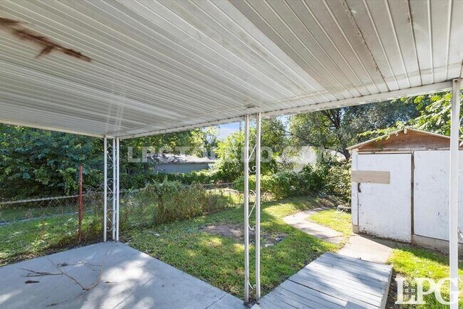 Building Photo - 1204 Navarre Ave