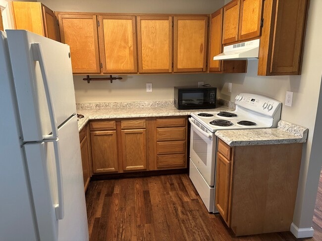 Building Photo - 3204 Deer Path Cir