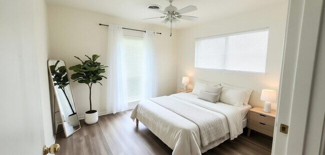 Building Photo - 5455 Kuldell Dr