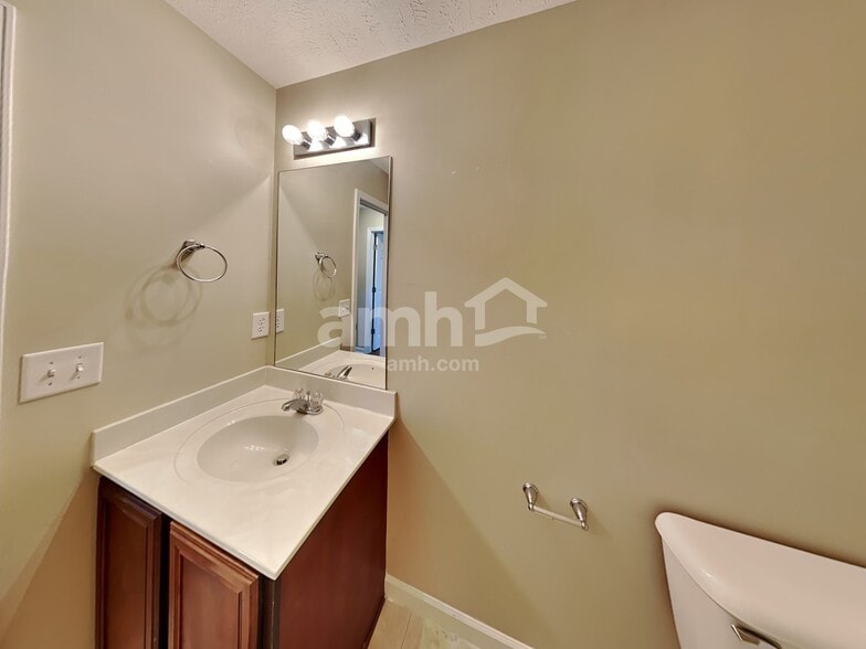 Building Photo - 3404 Boxelder Way