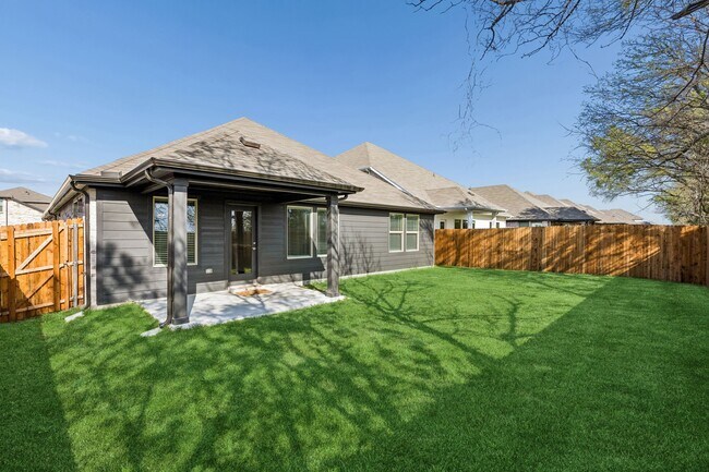 Building Photo - 1107 Emberwood Dr