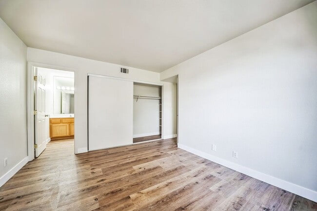 Building Photo - 2978 Juniper Hills Blvd