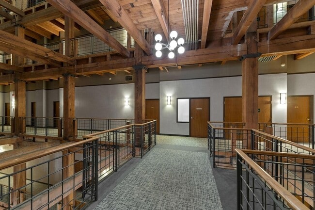 Building Photo - 400 N 1st St