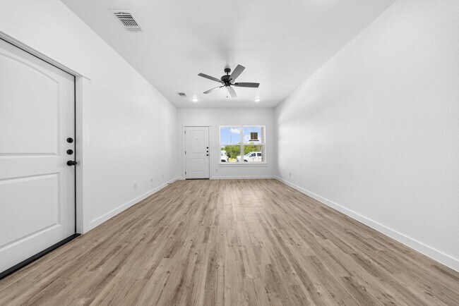 Building Photo - 5808 Cordillera Dr