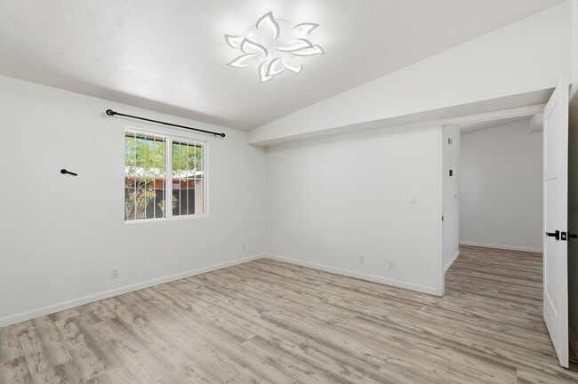 Building Photo - 2535 N Dodge Blvd