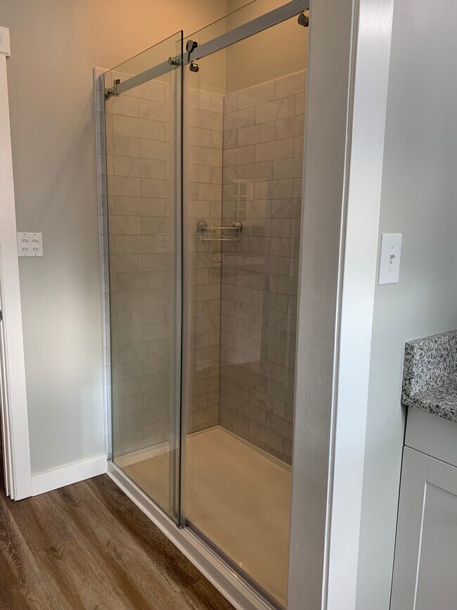 Building Photo - 125 Oxford Rd