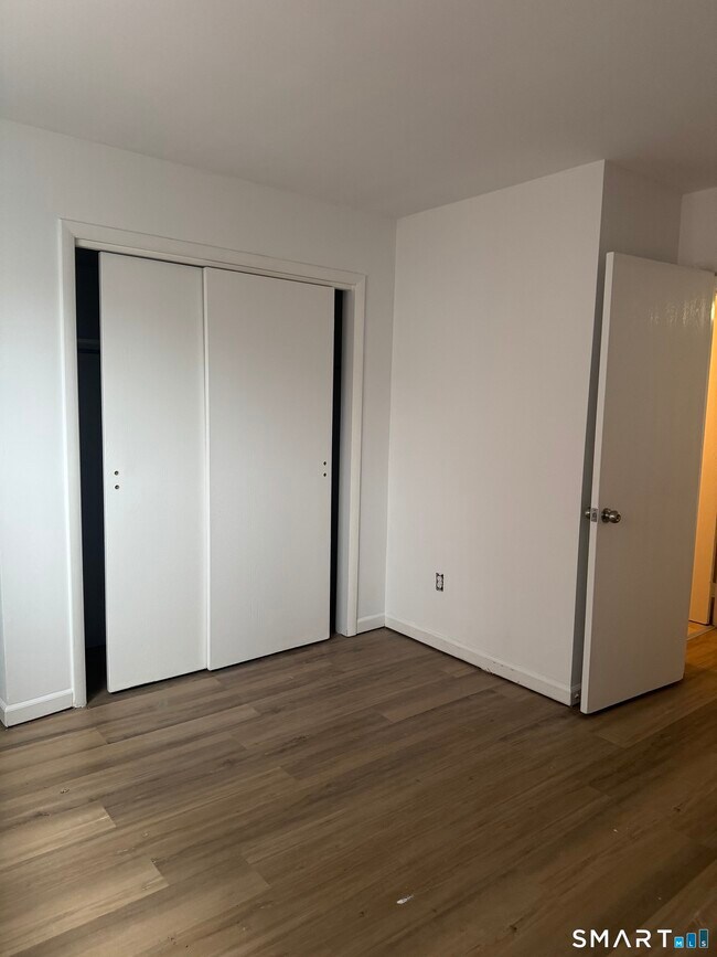 Building Photo - 15 Greenwich Ave