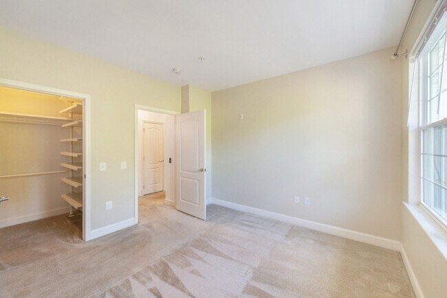 Building Photo - 4211 Ramapo Ct