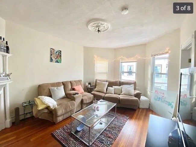 Building Photo - 4 Bed in Mission Hill Close to Brigham Circle