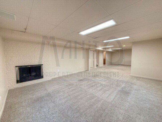 Building Photo - Bright & Open Country Homes Rancher