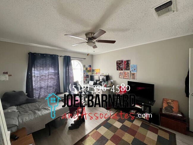 Building Photo - Available Mid July: Just steps Away from Campus and Frisbee Golf Course