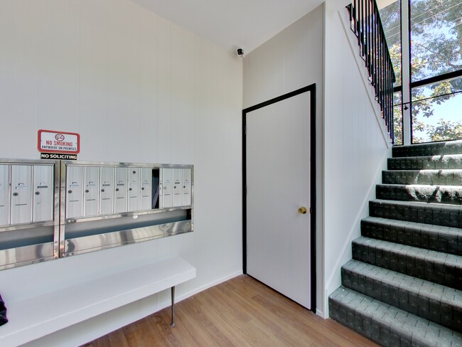 Building Photo - 1504 Newlands Ave