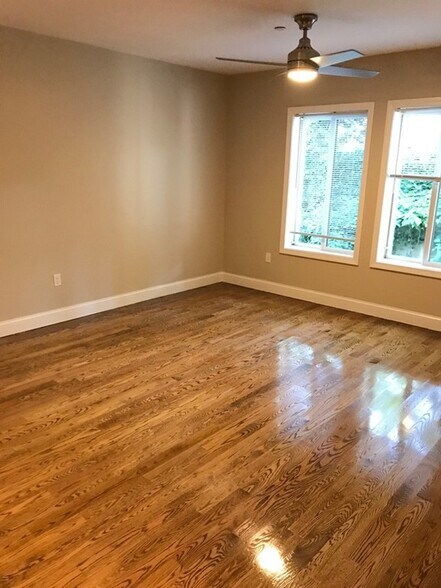 Building Photo - 1522 VFW Pky