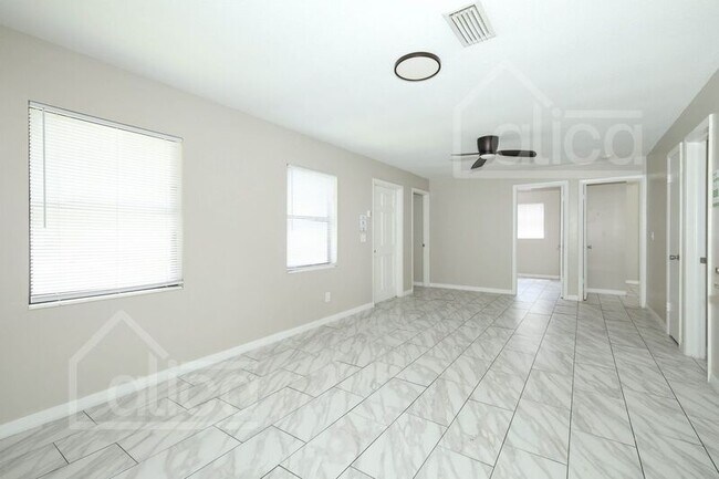 Building Photo - 1010 Vigo Ave