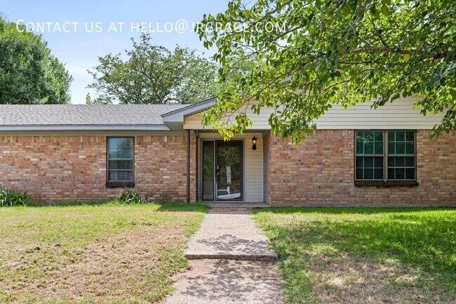 Building Photo - 429 Lindenwood Ln W