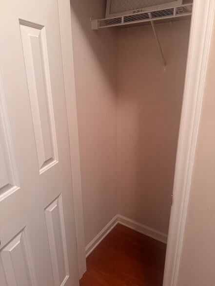 Building Photo - 4030 Bardstown Ct
