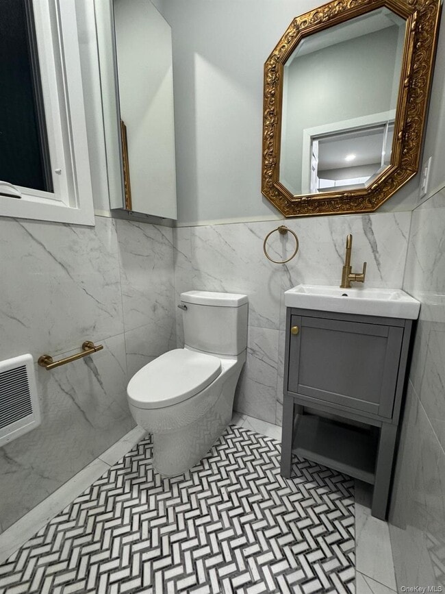 Building Photo - 588 W Broadway