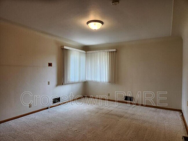 Building Photo - 1326 Fremont Ct