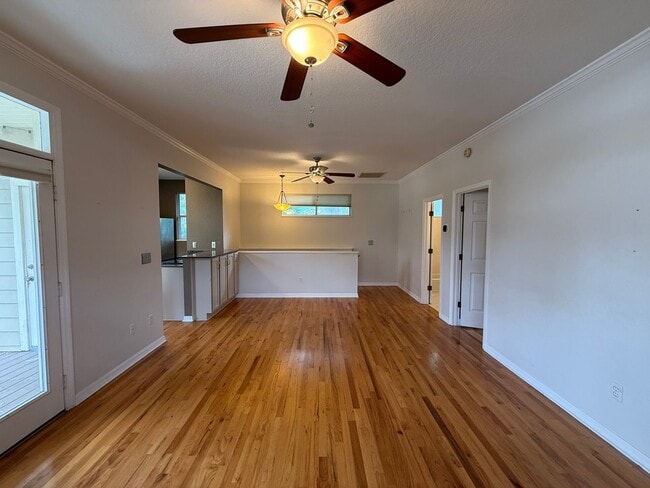 Building Photo - Adorable Two Story 2/2 Townhome in College...