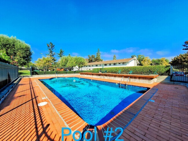 Building Photo - Spacious Second Floor 1bd Condo in Great P...