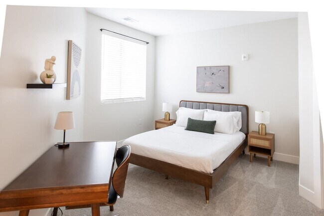 Building Photo - 228 Pike St