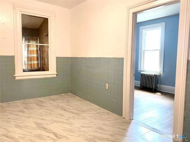 Building Photo - 206 Franklin Ave