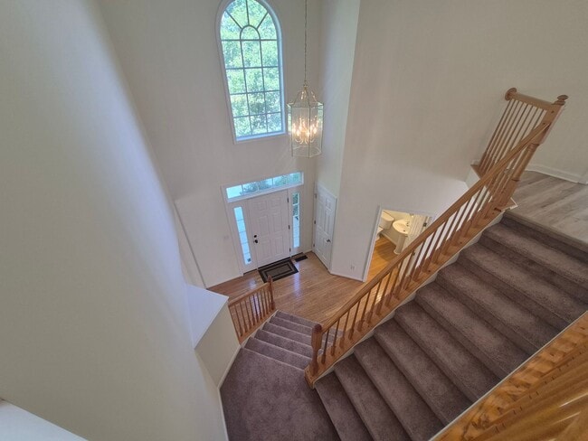 Building Photo - Fredericksburg's Finest Home!