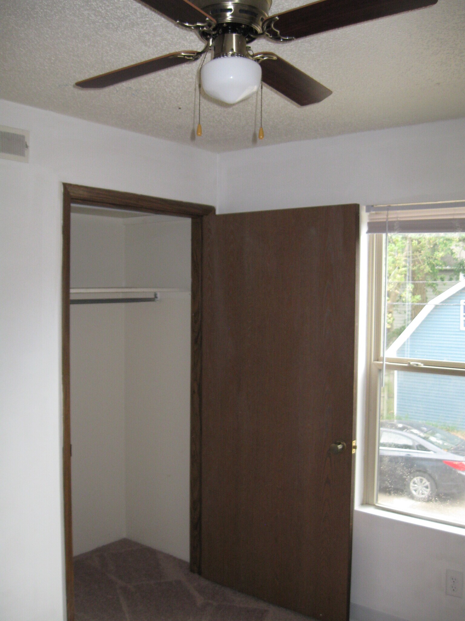 Building Photo - 507 W White St