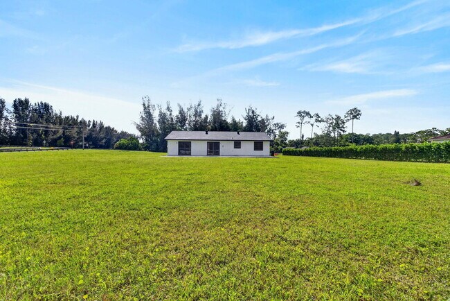 Building Photo - 5989 Coconut Blvd