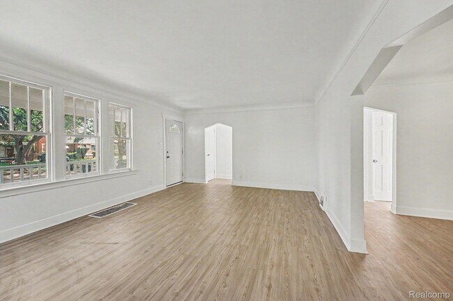 Building Photo - 15224 Rossini Dr