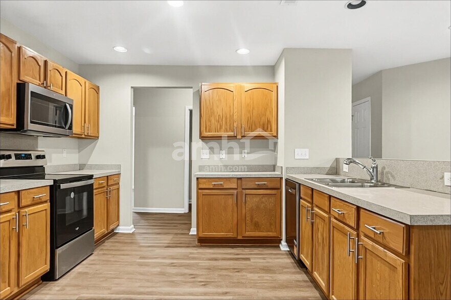Building Photo - 5145 Torrey Ln