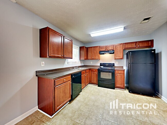 Building Photo - 660 Escalade Dr